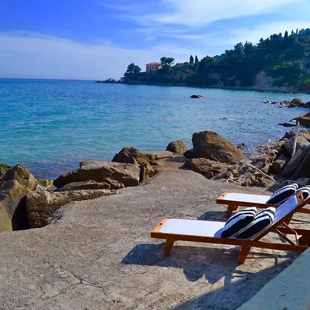 Beachfront Riviera With Own Private Sea Access Ventimiglia